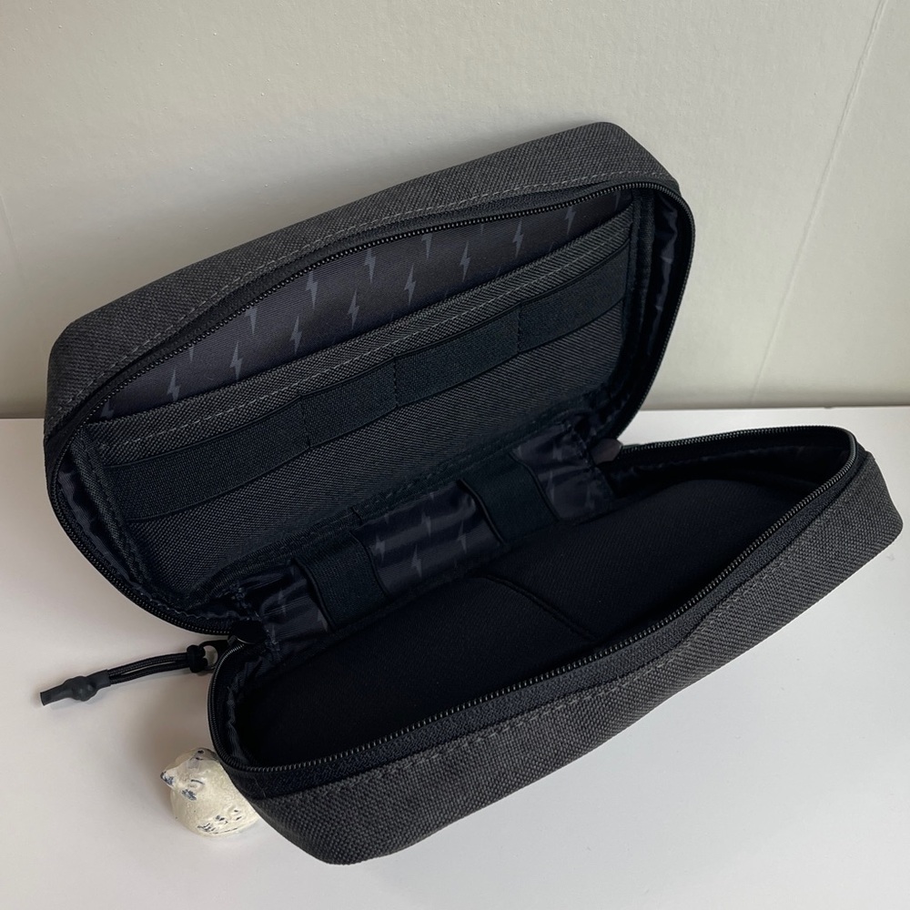 Halfday The Sidekick Tech Kit In Shadow New Without Tag 🏷️ - Picture 5 of 9